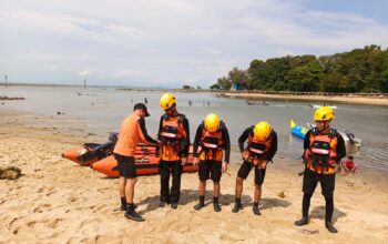 Dua Warga Batam Terseret Arus Laut, Satu Meninggal Dunia dan Satu Hilang