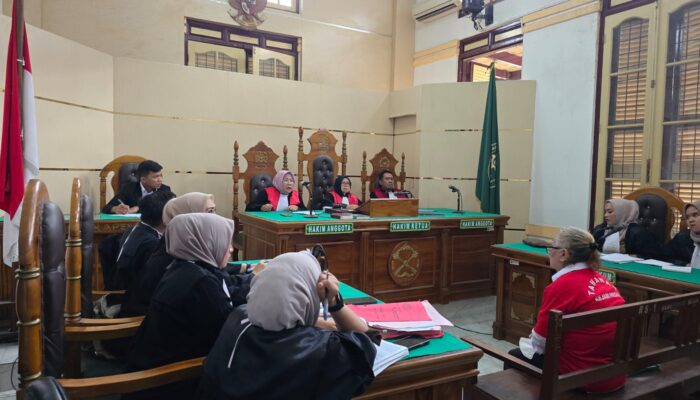 Sidang Dugaan Dosen Bunuh Suami, Terdakwa Ngotot Rusman Situngkir Korban Lakalantas