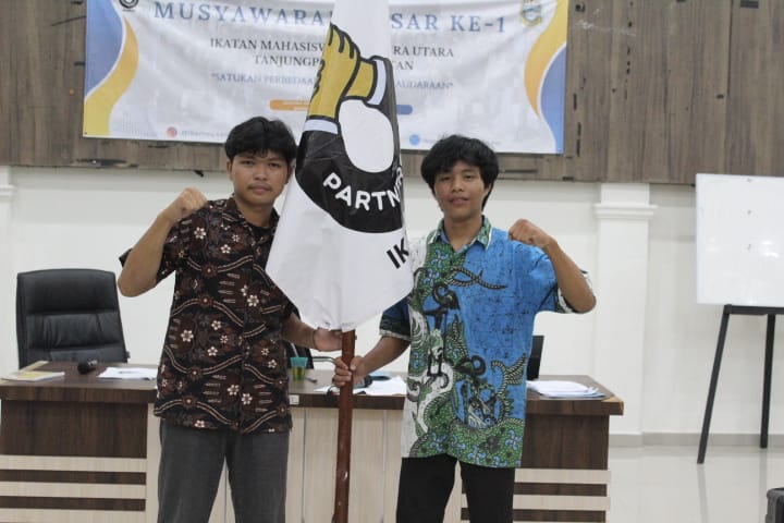 Musyawarah Besar (Mubes) pertama Ikatan Keluarga Mahasiswa Sumatra Utara (IKAMSU) Tanjungpinang-Bintan sukses digelar dan menetapkan Gabriel Saputra Sihombing sebagai Ketua Umum IKAMSU periode 2025–2026.