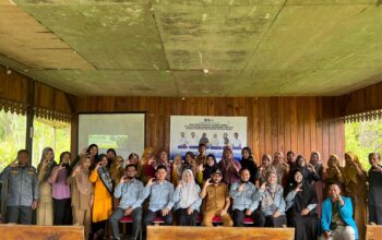 UMRAH Berdayakan Warga Desa Resun Lingga Melalui Pelatihan Pembuatan Teh Herbal dari Daun Mangrove