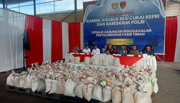 Kanwil DJBC Kepri dan Bareskrim Polri Ungkap Penyeludupan Pasir Timah  16 Ton
