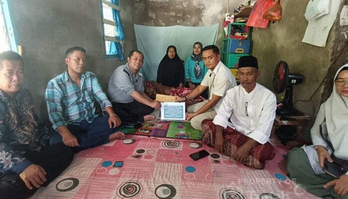 Peduli Kesehatan Masyarakat, PT TIMAH Bantu Biaya Pengobatan Hasan Warga Karimun