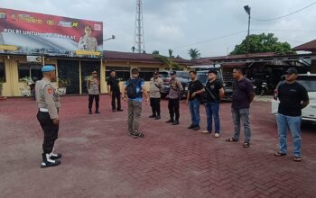 Polsek Pancur Batu Gerebek Sarang Narkoba, Dua Pengguna Sabu Ditangkap dan Barak Dibakar