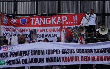 Dugaan Kriminalisasi Hukum, Masa Aksi Minta DPR Dan Kapolri Periksa & PTDH kan Kompol DK CS