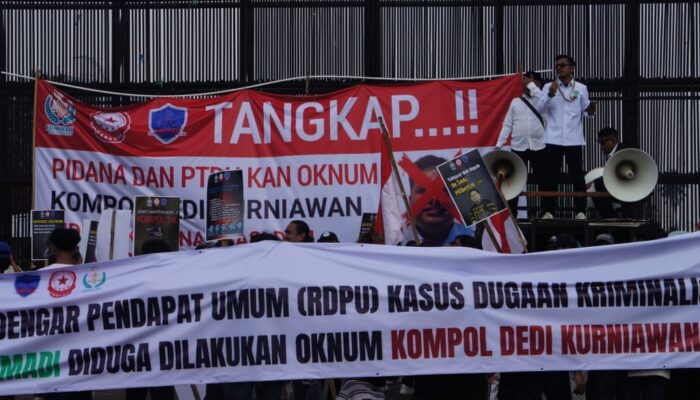 Dugaan Kriminalisasi Hukum, Masa Aksi Minta DPR Dan Kapolri Periksa & PTDH kan Kompol DK CS