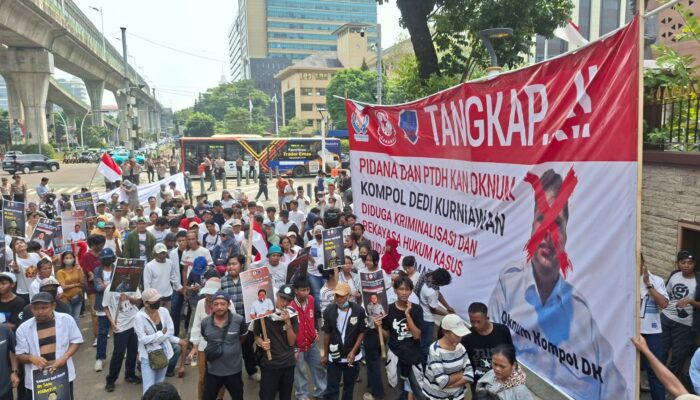 Demo di DPR DAN Mabes Polri Mahasiswa Dan Masyarakat Tuntut RDPU Kasus Rahmadi