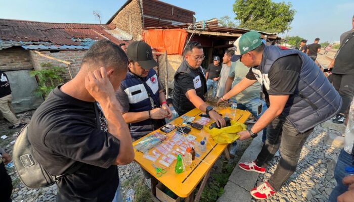 Satres Narkoba Gerebek Dua Sarang Narkoba Bantaran Rel