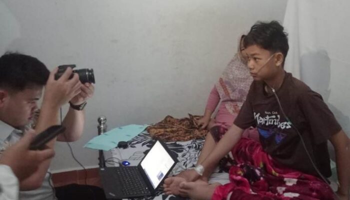Jemput Bola, Imigrasi Karimun Berikan Layanan Prioritas Ramah HAM