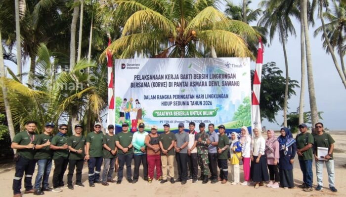 Peringati Hari Lingkungan Hidup Sedunia, PT TIMAH Tanam Pohon dan Bersihkan Pantai Asmara Dewi