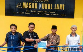 PT Timah Bantu Tenda Pemakaman Untuk Masjid Nurul Jami’ Desa Perayun