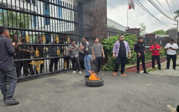 Diwarnai Aksi Bakar Ban, AMPH Sumut Desak Kejagung Penjarakan Mantan Jampidsus