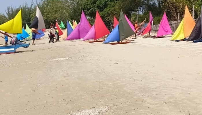 480 Perahu Jong Meriahkan Pantai Tanjung Ambat, Peserta Datang Dari Mancanegara