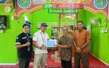 Berikan Kenyamanan Jemaah Masjid Nur Hidayah, PT Timbah Berikan Bantuan