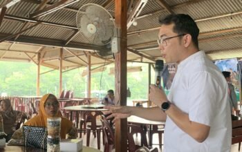 Solusi Cerdas Atasi Air Keruh: Prodi Kimia UMRAH Ajarkan Warga Sei Ladi Sulap Canggkang Gonggong Jadi Filter Air Mandiri